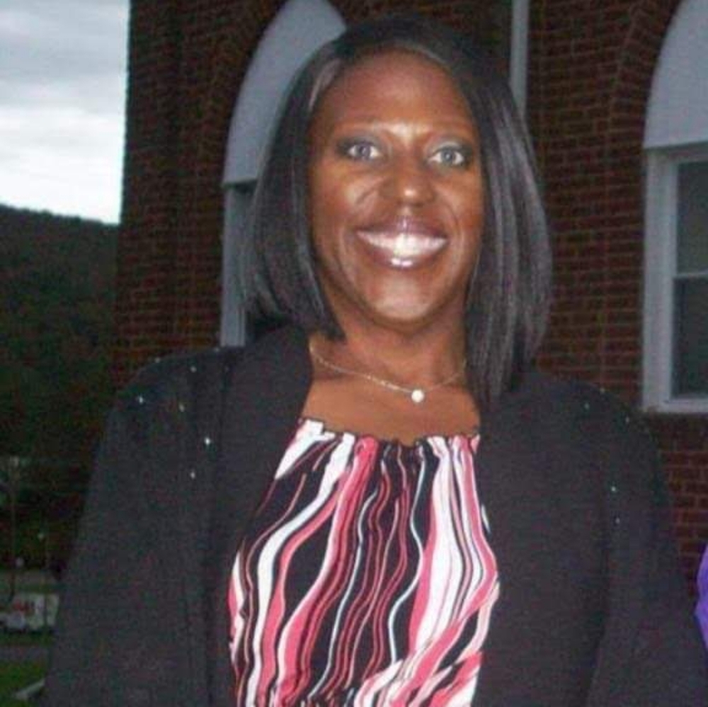 Meet your Posher, Gloria